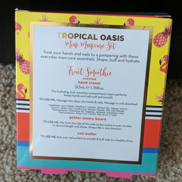 Mini Manicure Set (NWT) - Picture 2 of 3